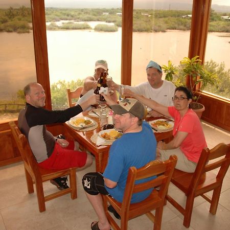 Hotel La Laguna Galapagos Пуэрто-Вильямиль Экстерьер фото