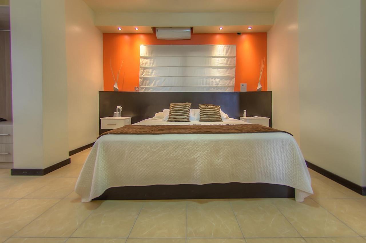Hotel La Laguna Galapagos Пуэрто-Вильямиль Экстерьер фото