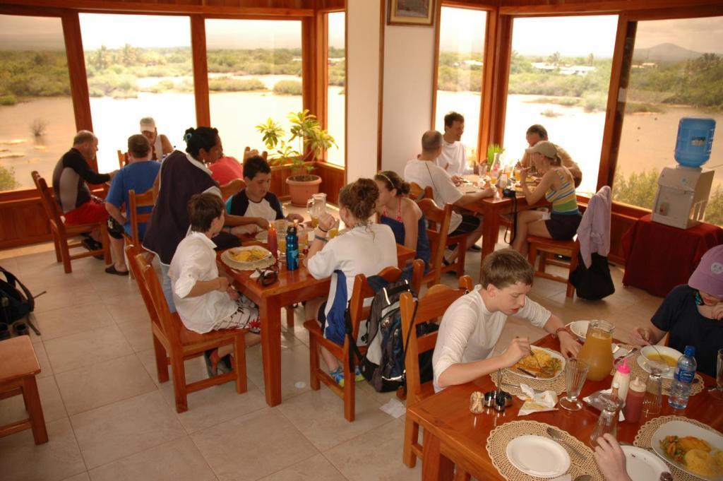 Hotel La Laguna Galapagos Пуэрто-Вильямиль Экстерьер фото
