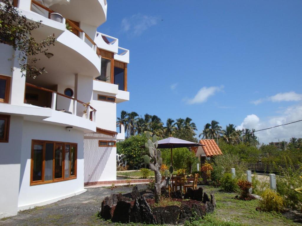 Hotel La Laguna Galapagos Пуэрто-Вильямиль Экстерьер фото