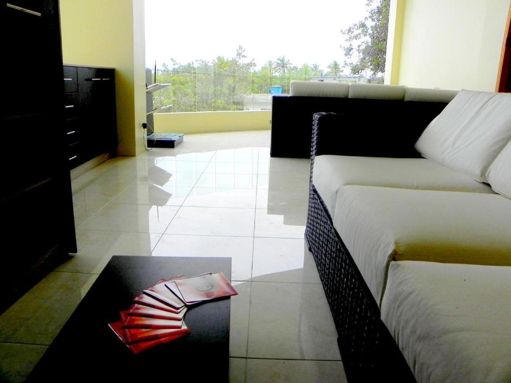 Hotel La Laguna Galapagos Пуэрто-Вильямиль Экстерьер фото